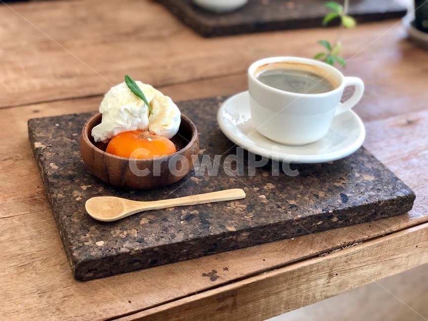카페,인테리어,소품,감성,wood,flooring,나무,도기류,pottery,받침접시
