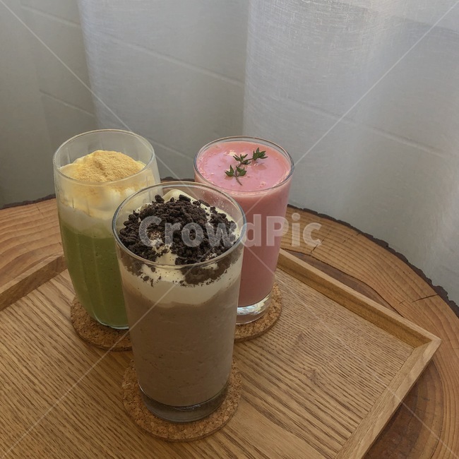 카페,음료,쿠키프라페,말차프라페,딸기스무디