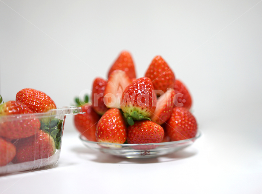 딸기,strawberry,과일,음식,겨울철과일,빨강,레드,red,베리,신선,스트로베리,음식,식재료,요리,food,cook,meal,dishes,food reserves,과일,열매,fruit