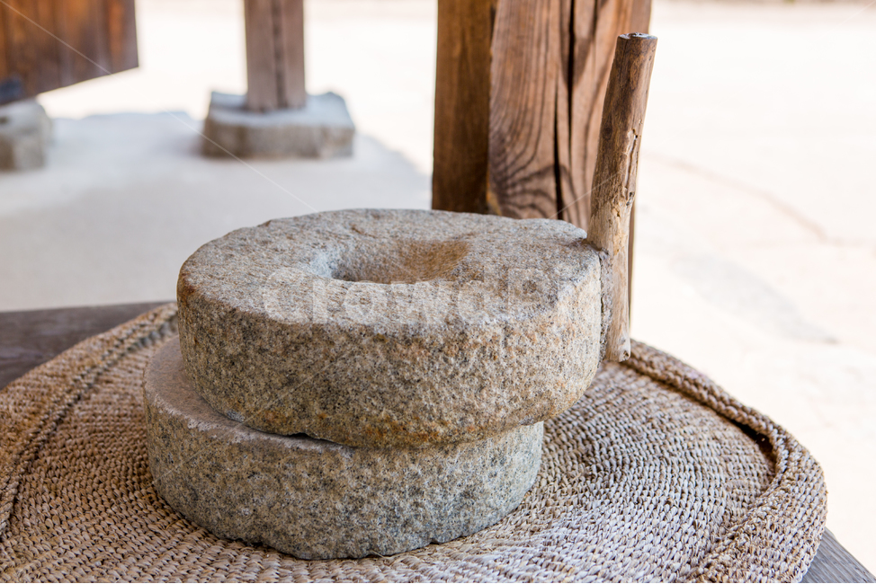 멧돌,전통,민속,민속촌,한국,문화,기구,도구,골동품,koreanculture,물건,오브젝트,object