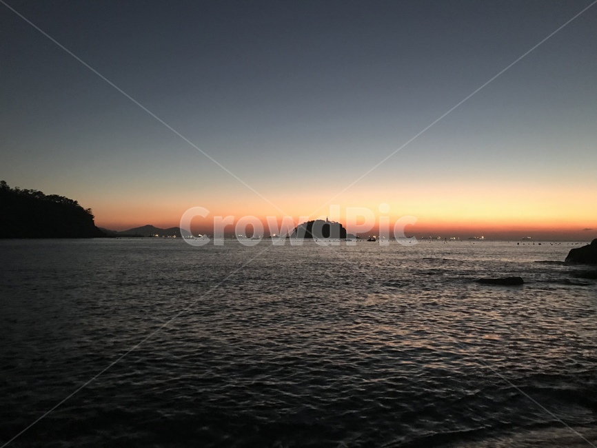 바다,바닷가,새해,새해아침,1월1일,11,anewyear,einneuesjahr,소원,wish,자연,풍경,nature,landscape,outdoors,옥외,sky,하늘,sunset,일몰,dusk,황혼,dawn,새벽,red sky,붉은 하늘