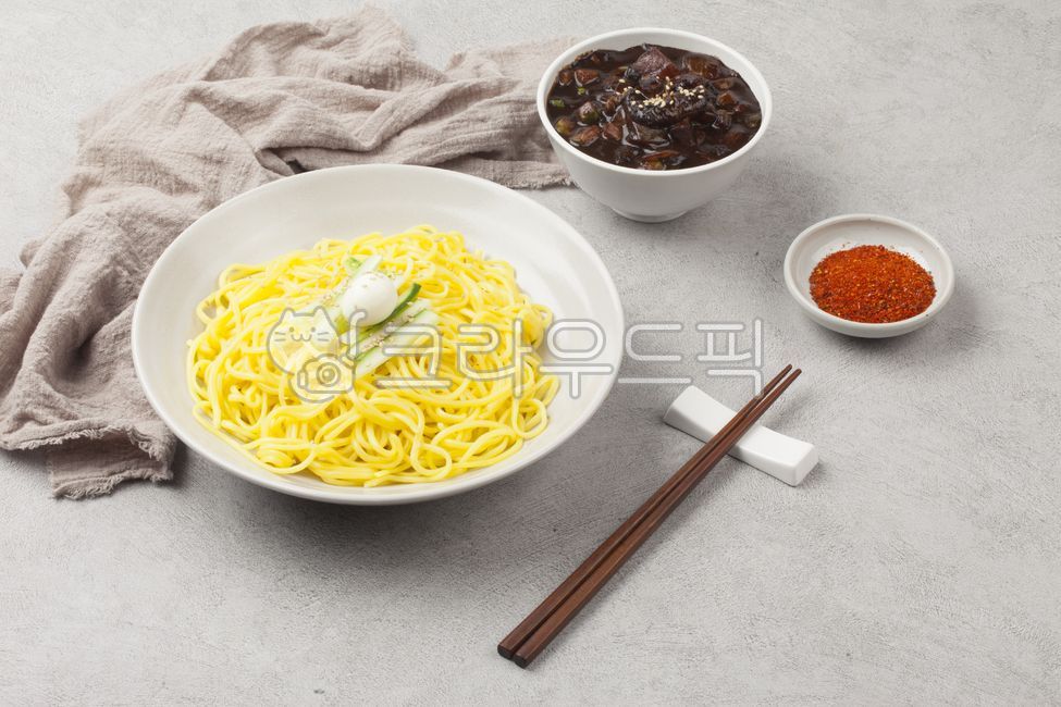 간짜장,짜장면,짜장,춘장,국수,양파,볶음,야채,채소,중화요리,중국음식,한국문화,음식,식사,식품,식료품,재료