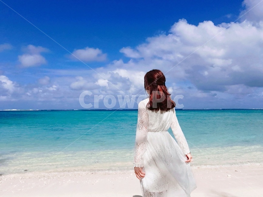 clothing,의류,apparel,바다,beach,하늘,파랑색,바람,구름,사이판,해변,바다,beach,sea,사람,인물,인간,human,person,여성,여자,woman,female,lady,여행,휴가,traveling,vacation,trip