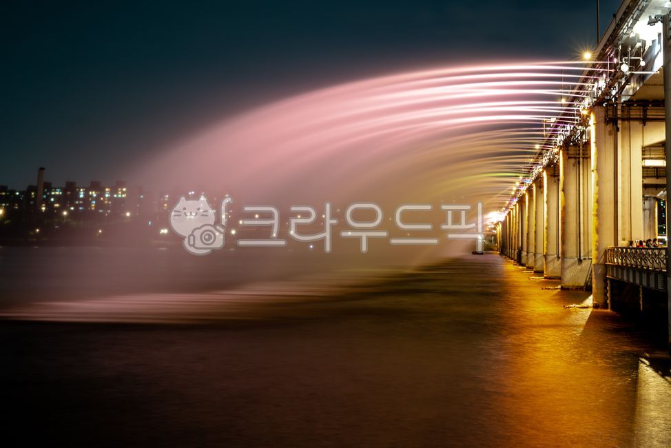 반포,반포대교,한강,무지개분수,water,물,waterfront,해안가,건축학,architecture,조명,lighting,fountain,분수,pier,교각