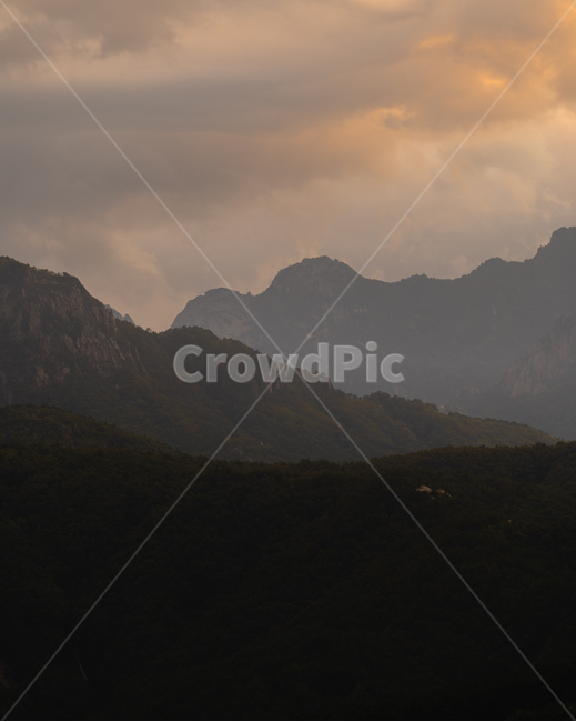 mountain,산,mountainrange,산맥,peak,옥외,outdoors,자연,nature,피크