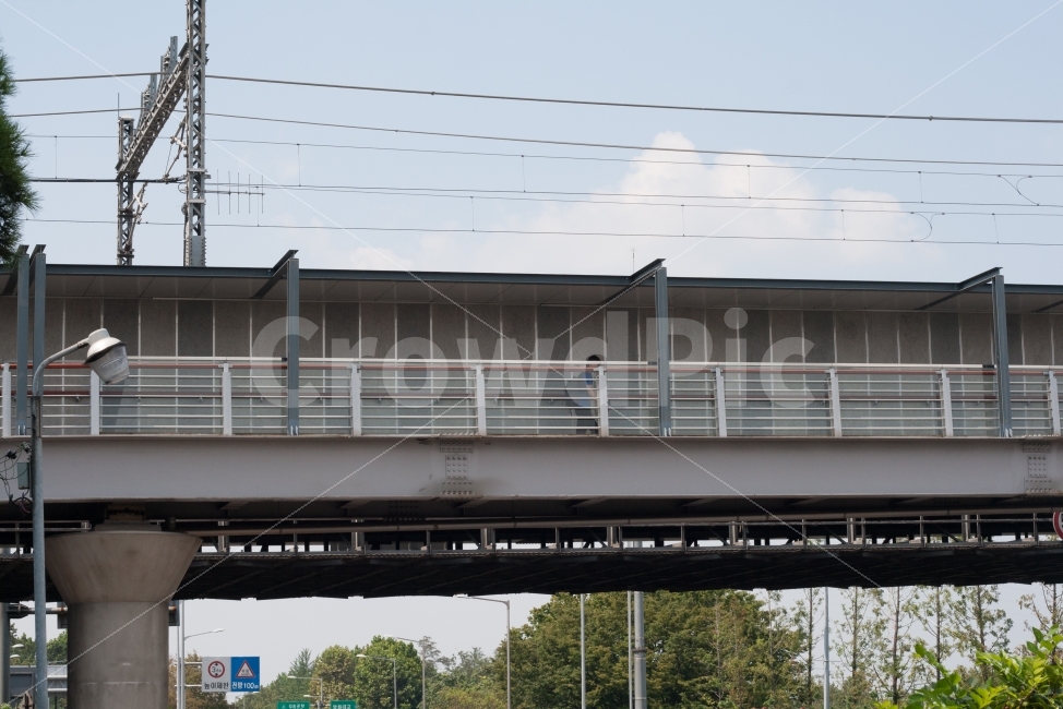 육교,철교,지하철,전선,가을,가을하늘,가로등,다리,교통,교통수단,traffic,transportation,road,도로