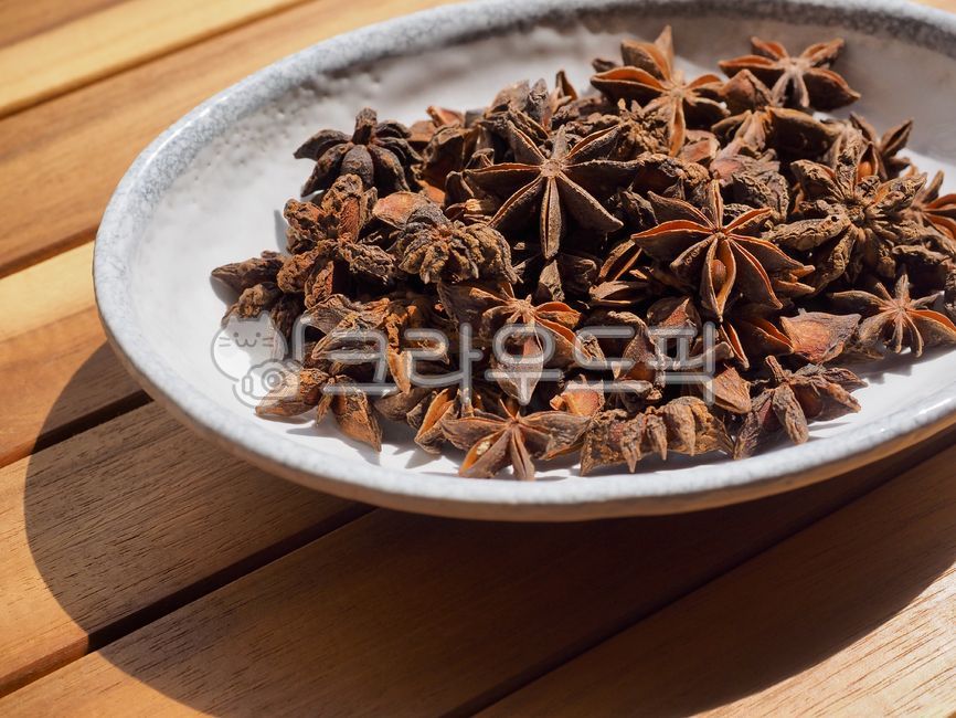 스타아니스홀,향신료,팔각,팔각향,별모양,아니스,인도음식,향기,음식,유기농,요리,요리재료,갈색,중국음식,아시아음식,건조식품,식물,향료,staranisehall,spice,octagon,octagonal,starshape,anise,indianfood,scent,food,organic,cooking,cookingingredients,brown,chinesefood,asianfood,dryfood,plant,spices