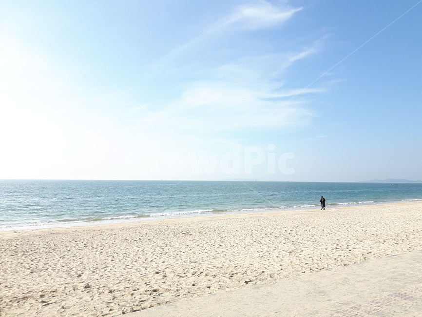 하늘,모래사장,바다,햇빛,구름,따뜻함,한적함,sea,sky,자연,풍경,nature,landscape,해변,바다,beach,sea,ocean,대양,outdoors,옥외,water,물,shoreline,해안선,coast,연안,바닷가