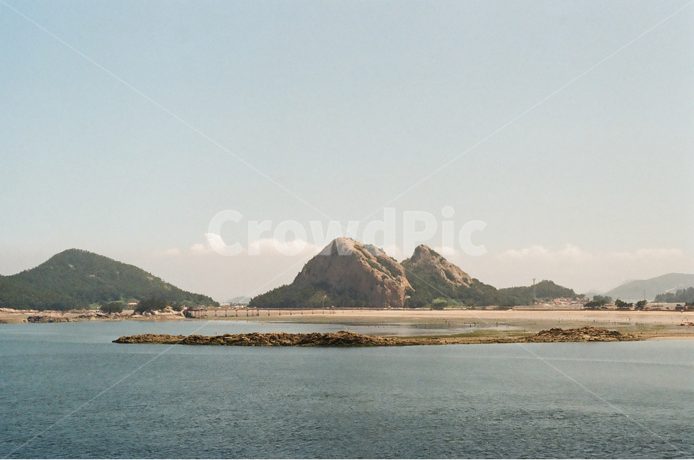 선유도,군산,변산,바다,바위,바위산,해변,여름,계절,해수욕장,모래사장,모래,자연,풍경,하늘,구름,섬,산,전라도,전북,전라북도,관광,관광지,가족,감성,감성사진,빈티지,아날로그,필름,필름사진,필름카메라,film,filmcamera,sensible,feeling,summer,season,beach,sea,nature,landscape,island,mountain,자연,풍경,nature,landscape