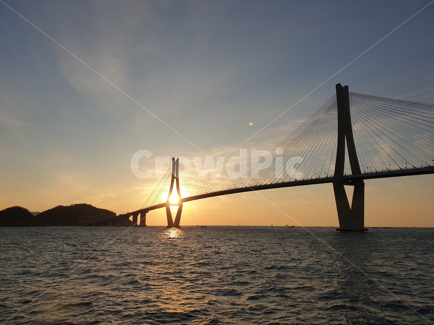 bridge,다리,light,빛,일출,sunrise,sunshine,sunlight,바다