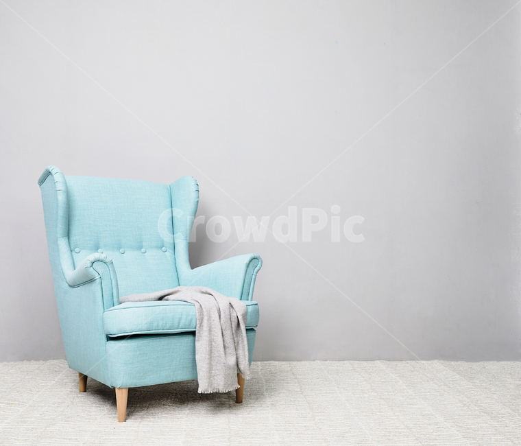 소파,의자,패브릭,퀼팅,컬러,라이프스타일,원목,카페트,러그,lug,회색,배경,아늑하다,편안하다,천,질감,공간,분위기,감성,일상,휴식,꾸미다,집,인테리어,interior,home,cozy,앉다,쉬다,sofa,fabric,인테리어,실내디자인,interior design,사물,물건,오브젝트,thing,object,matter