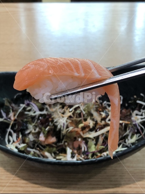 연어,연어초밥,젓가락,초밥,쇠젓가락
