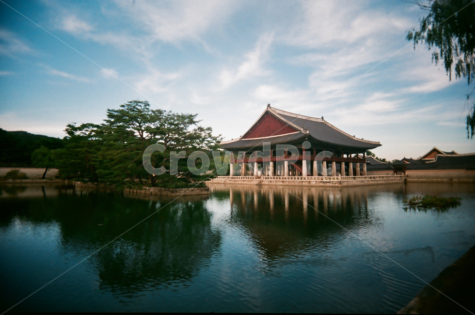 경회루,경복궁,서울,궁,필름,필름사진,유적지,궁궐,서촌,kyungbokpalace,palace,kyungbokgung,seoul,korea,landmarks,한국전통,한국문화,korean traditional,korean culture,랜드마크,landmark,tourist attraction,한국랜드마크,한국관광지,한국명소,korea landmark,korea tourist attraction,건축물,건물외관,exterior,building,structure,architecture,construction