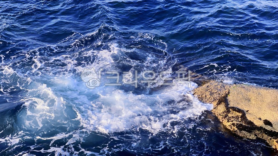 sea,waves,rough waves,Gangneung,deep sea