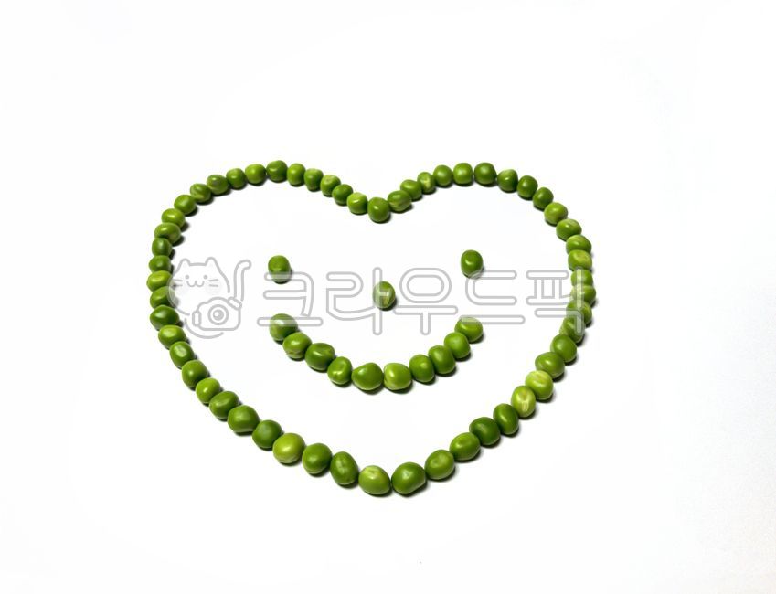 웃는얼굴모양,하트모양,하트,녹색,연두,그린,스마일,스마일페이스,미소짓는,pea,완두콩,콩,food,음식,vegetable,야채,건강한,웃는