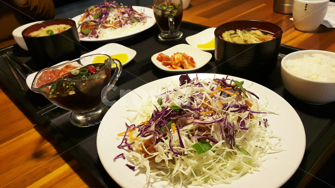 돈까스,유림,유림돈까스,식사,음식,고기,food,세트,세트구성,튀김,돼지고기,돼지고기튀김,샐러드,salad