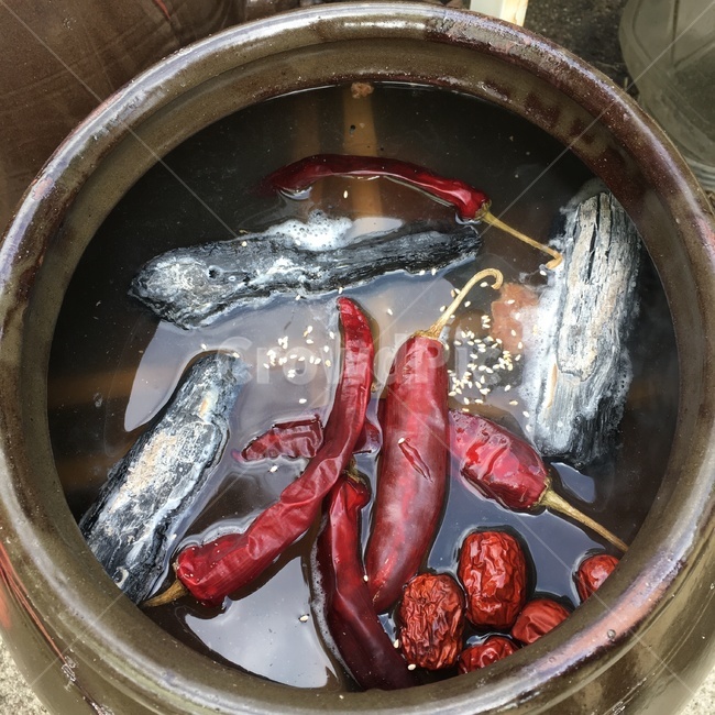 항아리,간장,한국적,시골,traditional,간장만들기,한국전통,한국문화,korean traditional,korean culture