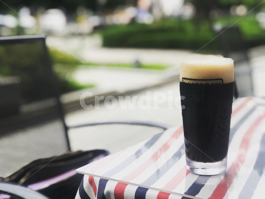 맥주,아웃포커싱,야외,컵,테이블
