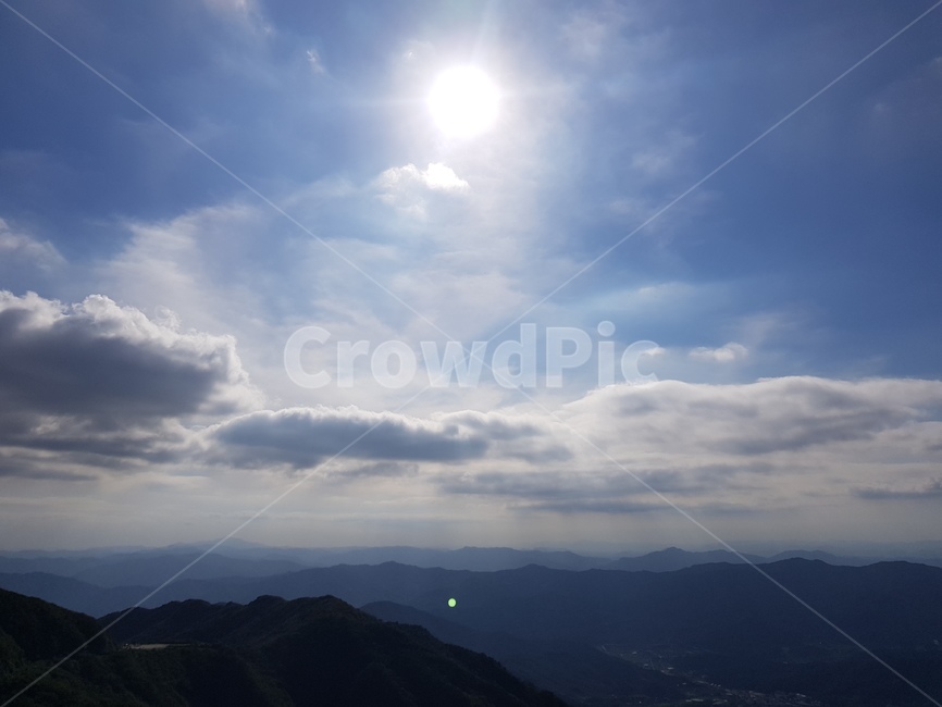하늘,햇빛,구름,푸른,태양,자연,풍경,nature,landscape,outdoors,옥외,mountain range,산맥,mountain,산