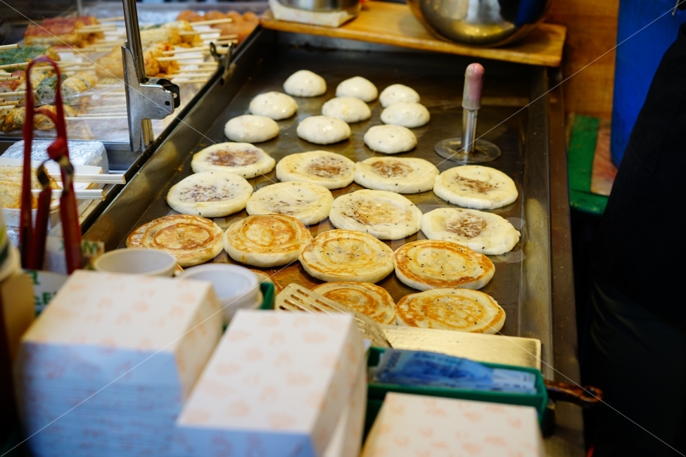 시장,먹방,호떡,꿀호떡,꿀,꿀맛,시장풍경,일상,기분전환,먹빵,사진,달달,간식,시장,마트,마켓,market,mart,market place,음식,식재료,요리,food,cook,meal,dishes,food reserves,디저트,간식,후식,dessert,snack