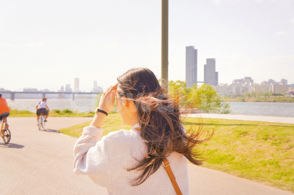 봄,인물,자연,꽃,감성,감성사진,햇살,햇빛,한강,소풍,spring,sunshine,nature,flower,film,picnic,river,봄,계절,spring,season,휴식,힐링,rest,relaxation,healing,도시,풍경,city,landscape,사람,인물,인간,human,person,여성,여자,woman,female,lady,감성,sensible,feeling,연출,컨셉,콘셉,direction,concept,girl,소녀,teen,비탄,blonde,금발,child,어린이,kid,아이,grass,잔디,plant,식물