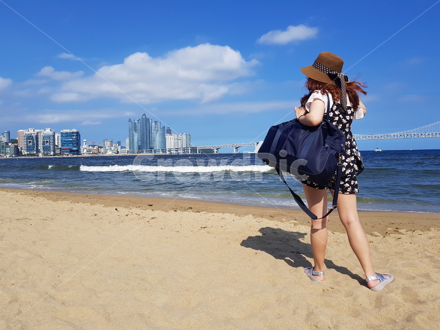 바다,여행,부산,일상,분위기,구름,하늘,sea,travel,busan,여름,휴가,소녀,활력,자연,풍경,nature,landscape,해변,바다,beach,sea,사람,인물,인간,human,person,여성,여자,woman,female,lady,여행,휴가,traveling,vacation,trip