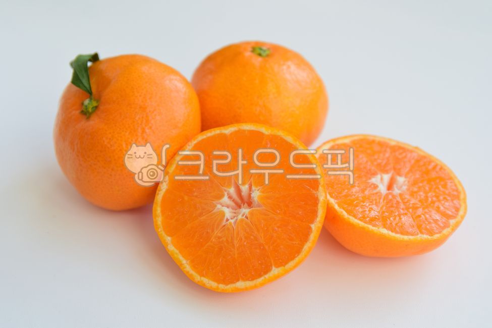cut,winter fruit,fruit,half tangerine,winter,white background,section,Orange,tangerines,Tangerine section,crush,white,ingredients,cropped,mandarin,citrus fruits,Fruit,tangerine,food,orange,citrusfruit,whitebackground,White,Cutting Tangerine,background,foo
