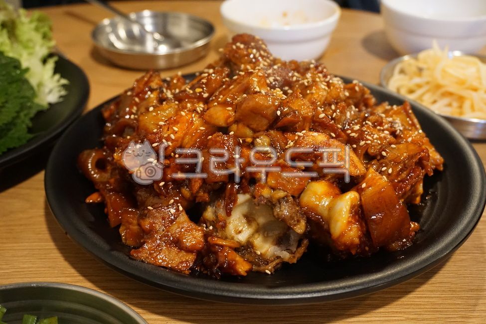 족발,돼지고기,pork,양념족발,깨,양념