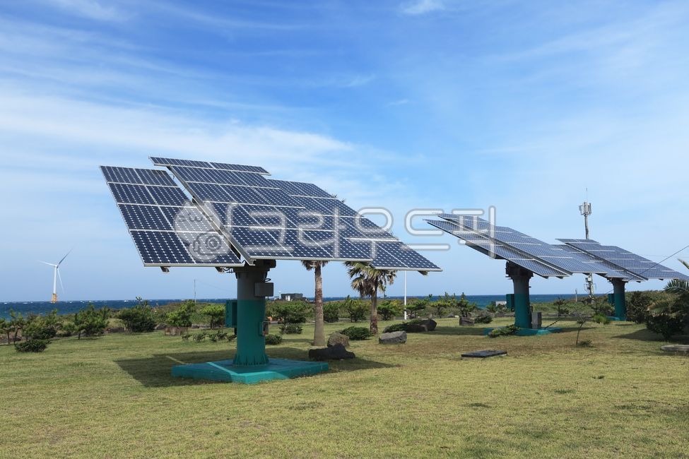 태양광발전,태양열발전,태양광,태양열,발전,집열판,패널,판넬,풍력발전,해상풍력,풍력,바다,해상,발전소,풍력발전기,발전기,친환경,환경,에코,터빈,녹색발전,녹색에너지,녹색,전기,자원,에너지,기술,대체에너지,재생에너지,신재생에너지,친환경에너지,산업,풍경,자연,하늘,해양,해안,바닷가,배경,백그라운드,제주,제주도,한국