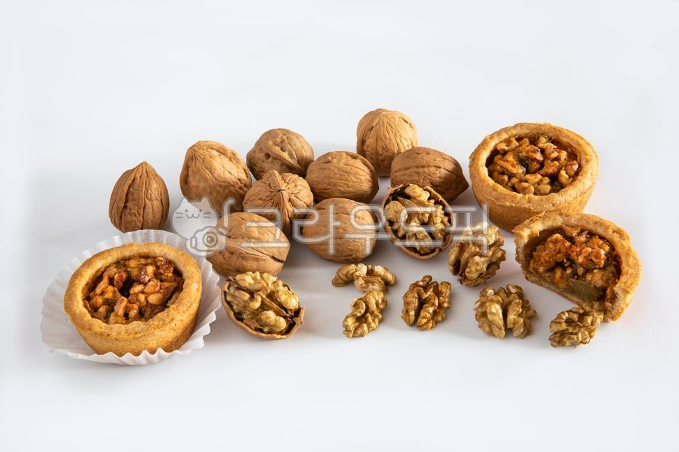 walnutpastry,snack,healthyfood,street food,healthy food,Snacks,cooking,National snack,walnutpie,bread,walnutbread,streetfood,delicious,food,health food,walnut,dessert,comfortfood,Walnut Pie,Walnut bread