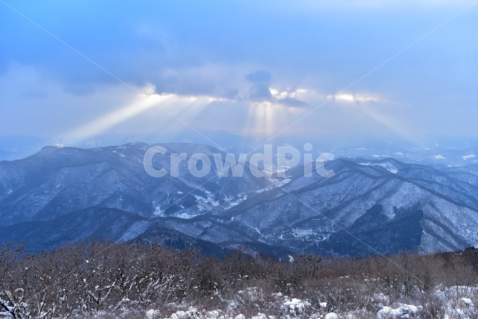 무등산,국립공원,풍경,힐링,산행,설경,상고대,서리꽃,서석대,입석대,안양산,백마능선,장불재,증심사,중봉,중머리재,천왕봉,지왕봉,Korea,National,Park,눈풍경,등산,주상절리,판타스틱,겨울왕국,겨울,지질공원,인왕봉,천지인,설국,2018년,1월,눈꽃,파란하늘,트레킹,winter,landscape,감성,아름다운,황홀한,장관,비경,선경,최고,빛내림,겨울,계절,winter,season,자연,풍경,nature,landscape,한국자연풍경,한국자연경관,korea nature landscape,outdoors,옥외,mountain,산,mountain range,산맥