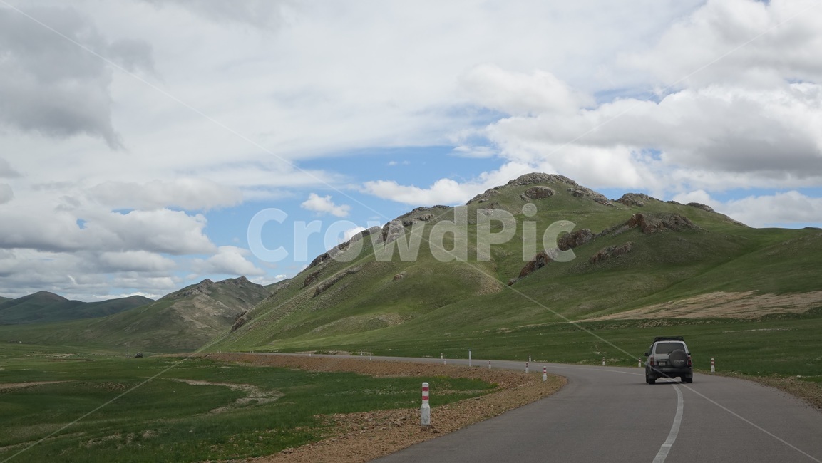 길,도로,자연,nature,road,highway,horizon,지평선,sky,cloud,구름,green,field,산,mountain,몽골,초원,지프차,모험,아웃도어,하이웨이,커브길