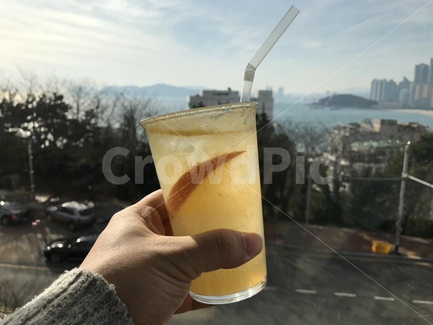 에이드,음식,풍경,바다,레몬에이드,사람,인물,인간,human,person,음료수,drink,beverage