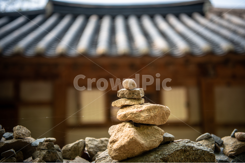 돌탑,한옥,풍경,돌담,돌,소망탑,기도,소망,소원,기원,한국전통,한국문화,korean traditional,korean culture,건축물,건물외관,exterior,building,structure,architecture,construction
