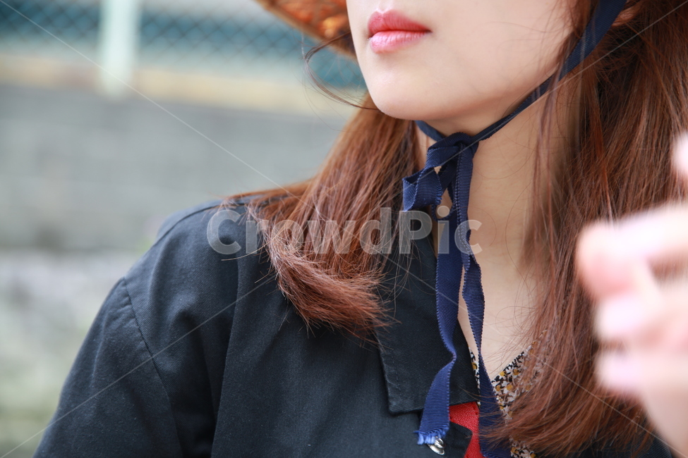아웃포커싱,딸,배경,인간,사람,person,human,시골,country,마을,감성,고독,쓸쓸,외로움,사람,인물,인간,human,person,여성,여자,woman,female,lady