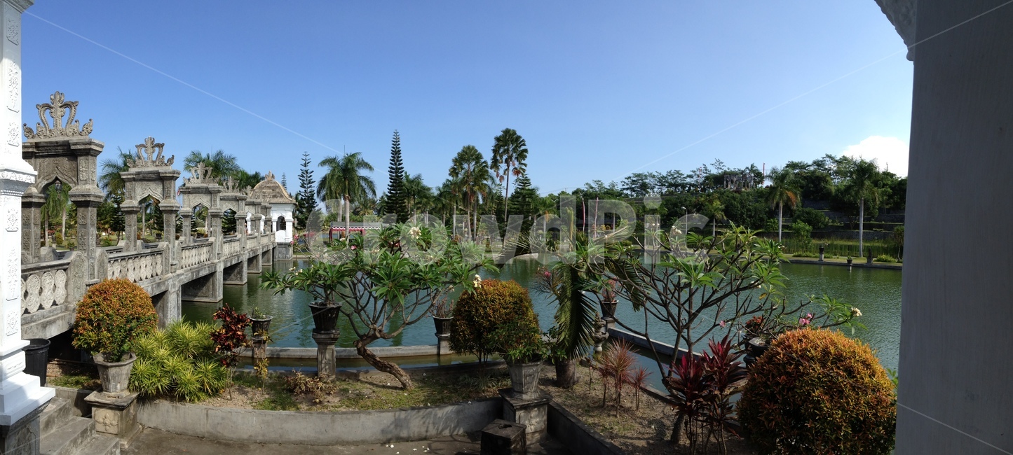ancientarchitecture,palace,Bali,ancient architecture,water palace,Karang Asem,Karangasem,garden,bridge,Indonesia