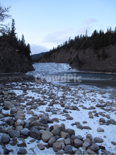 강,바위,눈,나무,캐나다,로키산맥,rockymountains,길,요호국립공원,yohonatioinalpark,겨울,canada