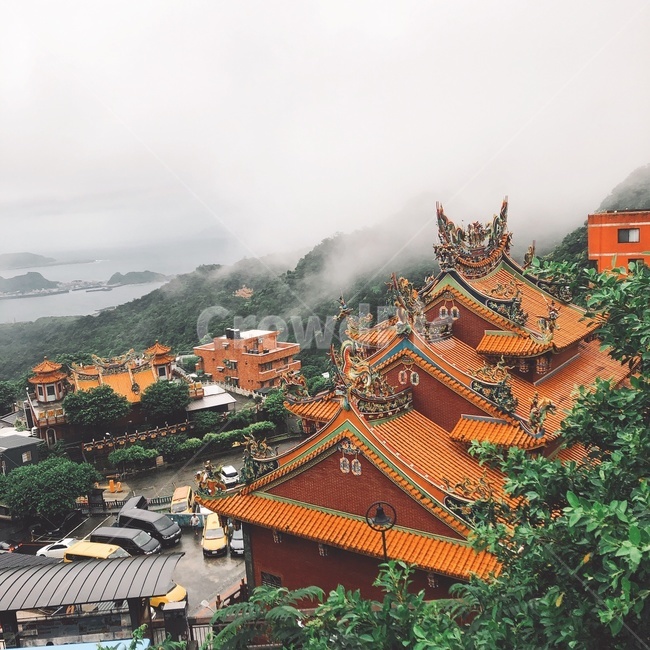 하늘,구름,산,건축물,건물,빌딩