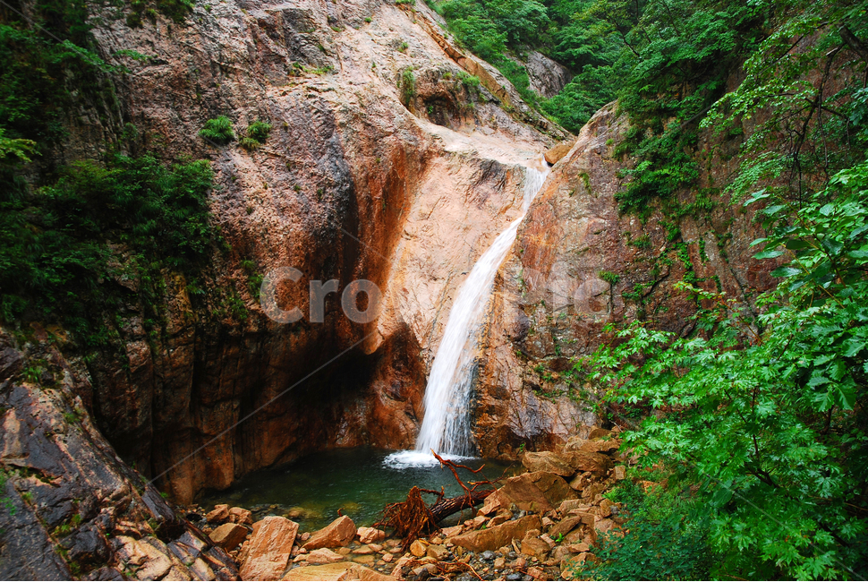 폭포,계곡,설악산,힐링,천불동계곡,물,명산,시원함,cool,valley,healing,water,summer,휴식,쉼,맑은,흐르다,flow,mountain,waterfall,landscape,nature,자연풍경,자연,풍경,계절,시즌,rest,한국자연풍경,여름,양폭,국립공원,자연,풍경,nature,landscape,한국자연풍경,한국자연경관,korea nature landscape,river,강,outdoors,옥외
