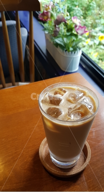 오후,아이스,아이스라떼,커피,창가,여름,카페