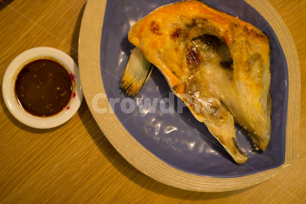 음식,식품,food,연어머리,연어튀김,간장,음식,식재료,요리,food,cook,meal,dishes,food reserves