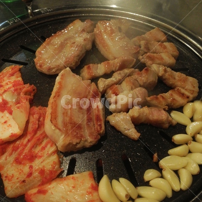 삼겹살,고기,돼지고기,김치,마늘,회식,음주,fork,목살,구이,고기구이,삼겹살구이,음식,식재료,요리,food,cook,meal,dishes,food reserves,육류,고기,meat,한식,한국음식,한국요리,korean food,korean dishes,korean meal,korean cook