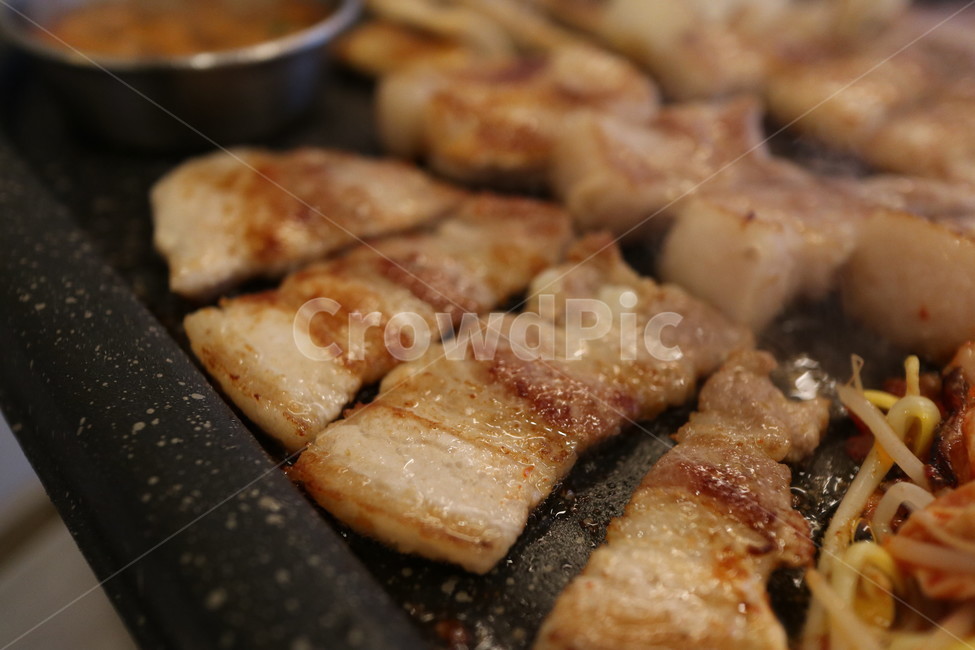 삼겹살,구운삼겹살,고기,음식,저녁식사,회식,저녁메뉴,육류,고기,meat