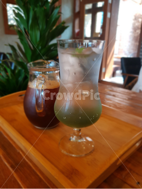 아이스,음료,아메리카노,칵테일,드링크,마실것,cocktail,drink,음주,알코올,alcohol,beverage,그린,여름,유리잔,유리컵,글라스,카페음료,무알콜