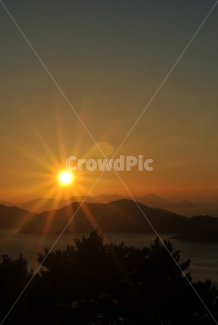 노을,햇빛,바다,통영,골든아워,sunset,sunshine,sea,tongyeong,goldenhour,자연,풍경,nature,landscape,flare,플레어,light,빛,sunlight,outdoors,옥외