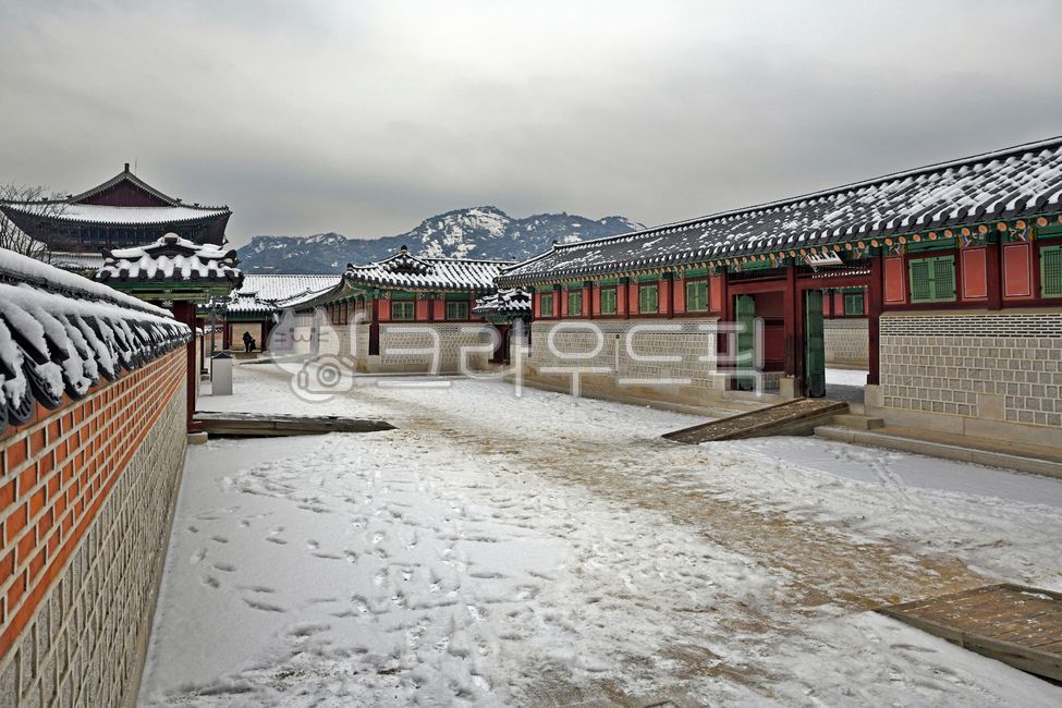 Gyeongbokgung,Northern Palace,ancient architecture,snow scene,Palace,gyeongbokgungpalace