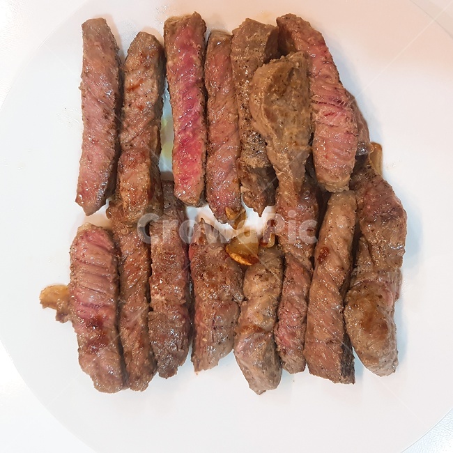 소고기,채끝살,스테이크,양식,고기,음식,food,채끝살스테이크,요리,쇠고기,육식,육류