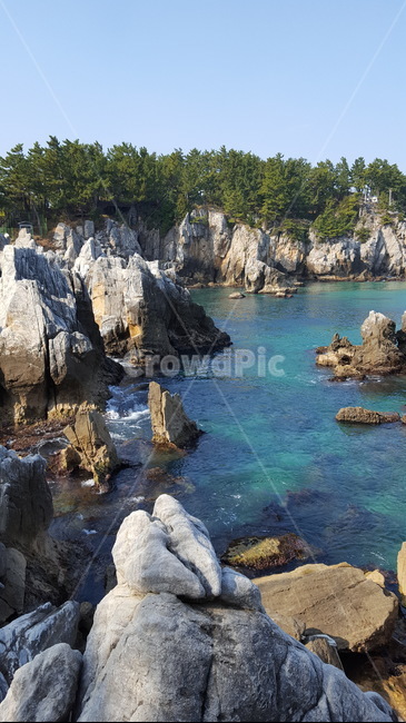 바다,자연,풍경,산,바위,stone,sea,nature,landscape,mountain,세로,세로사진,자연,풍경,nature,landscape,promontory,곶,rock,록,outdoors,옥외,ocean,대양,water,물,shoreline,해안선
