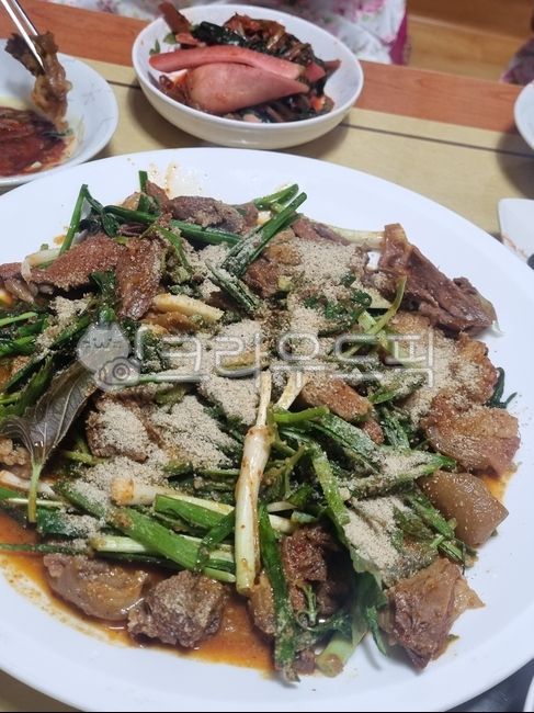 흑염소무침,흑염소수육,무침,수육,흑염소,보양식,건강식,영양식,건강음식,보양음식,영양음식,초복,중복,말복,복날,전골,원기획복,맛집,염소,한국요리,한국음식,흑염소음식,복요리,탕,염소탕,흑염소탕,보양음식점,염소고기,흑염소고기,고기,음식,식사,요리,식재료,cook,meal,dishes,food,reserves