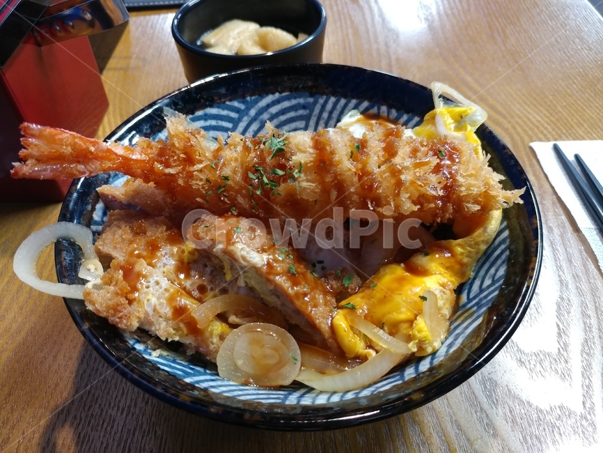 meal,식사,dish,요리,food,덮밥,새우,튀김,일본,음식,먹방,외식
